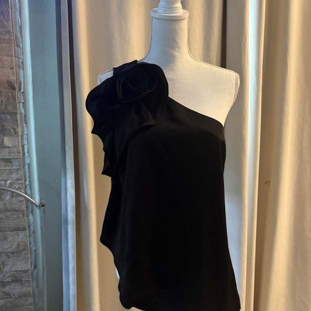 Milk & Honey One-Shoulder Rosette Top Size M Black Flower Blouse
